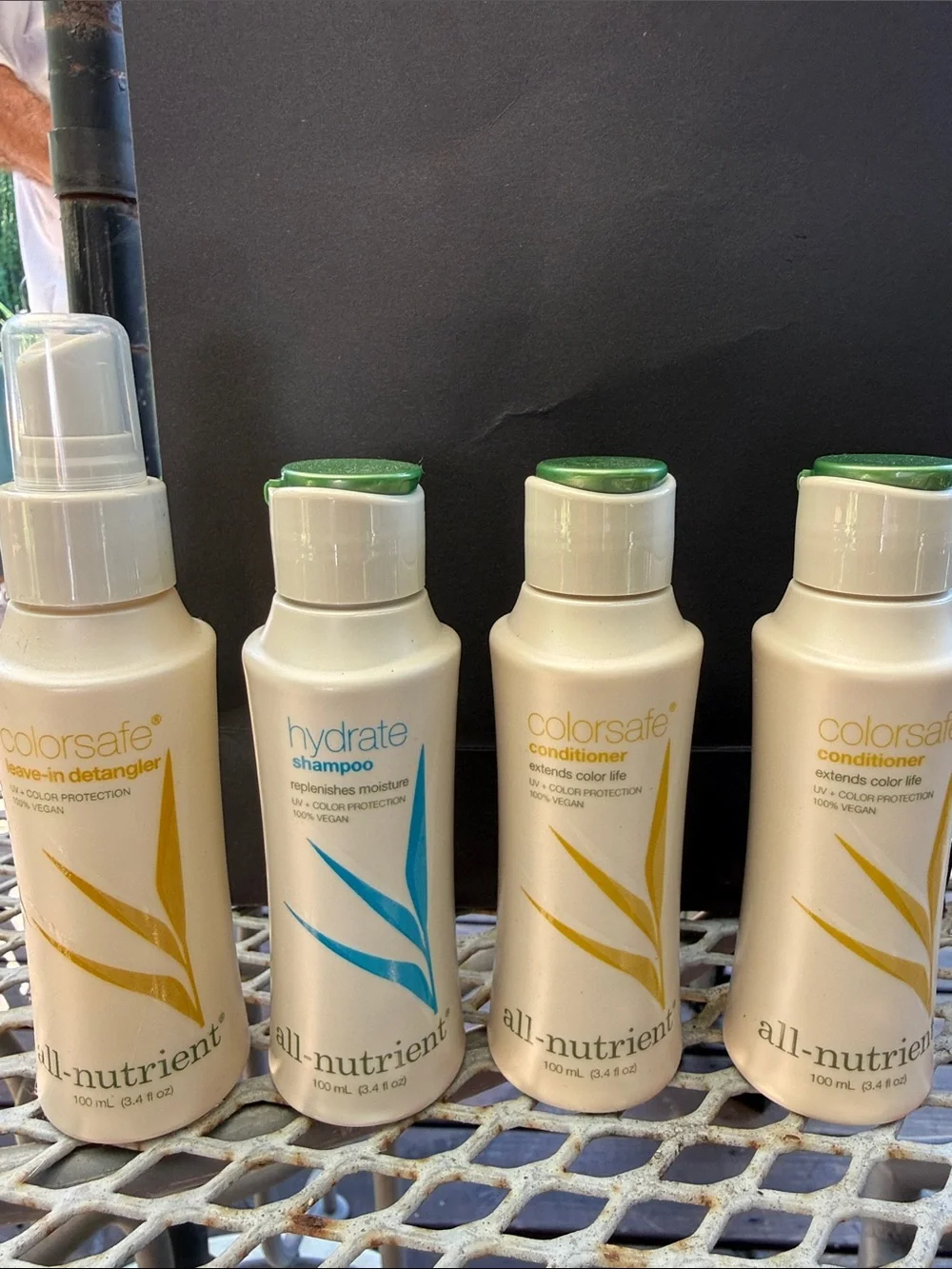 Hydrate Shampoo - White / Blue